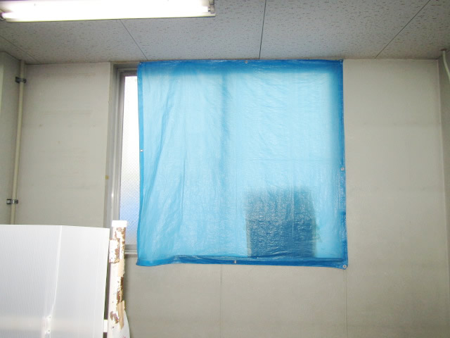 名古屋市港区　ガラス割れ替え工事